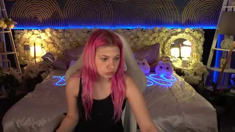pinkytrix online show from May 6, 2026, 12:43 pm