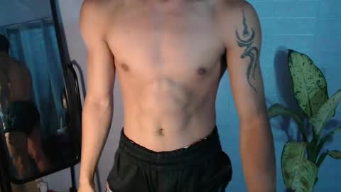 Snapshot of pinoy_palautogxxx chatting on April 16, 2026, 9:39 pm pinoy_palautogxxx online show from April 16, 2026, 9:39 pm