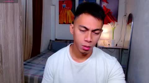 Snapshot of pinoymilker chatting on February 5, 2025, 4:27 am ethan online show from February 5, 2025, 4:27 am