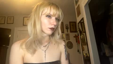 Goddess Lav  online show from February 23, 2025, 5:23 am