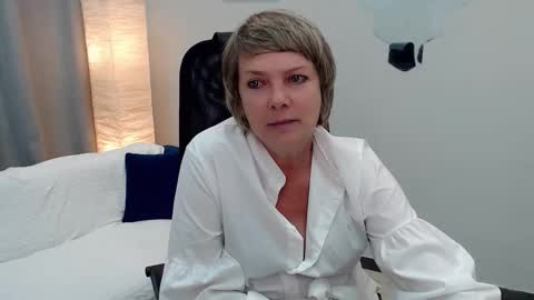 Snapshot of pion_s chatting on September 19, 2025, 4:47 am Bella online show from September 19, 2025, 4:47 am