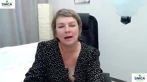 Snapshot of pion_s chatting on October 22, 2025, 10:15 am Bella online show from October 22, 2025, 10:15 am