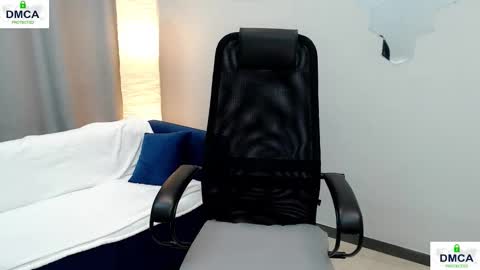 Bella online show from November 11, 2025, 5:29 am