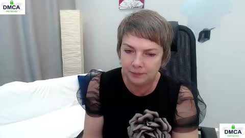 Bella online show from November 30, 2025, 7:01 am