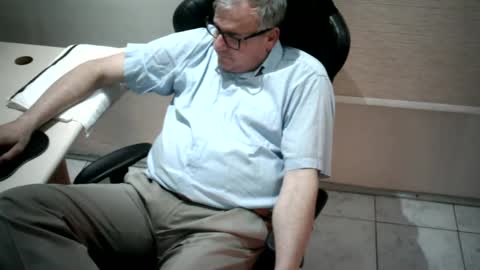 piovesanes online show from October 10, 2025, 1:04 am