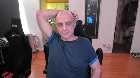 Snapshot of pip10 chatting on April 21, 2026, 12:00 pm pip10 online show from April 21, 2026, 12:00 pm