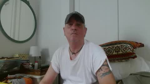 Snapshot of pirate334 chatting on April 2, 2026, 7:44 pm pirate334 online show from April 2, 2026, 7:44 pm