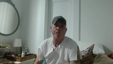 Snapshot of pirate334 chatting on April 4, 2026, 12:20 am pirate334 online show from April 4, 2026, 12:20 am