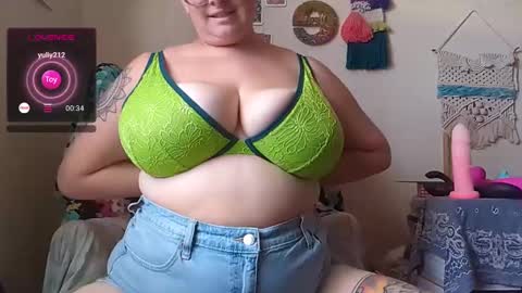 Snapshot of pisces_princess_ chatting on December 25, 2024, 7:34 pm Em online show from December 25, 2024, 7:34 pm