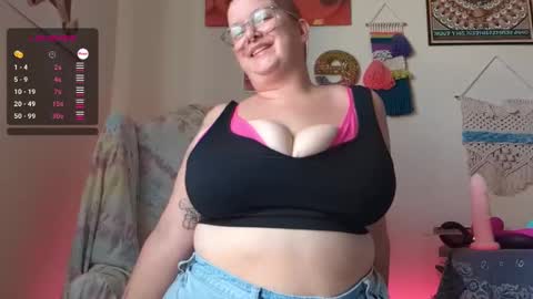 Snapshot of pisces_princess_ chatting on January 21, 2025, 9:25 pm Em online show from January 21, 2025, 9:25 pm
