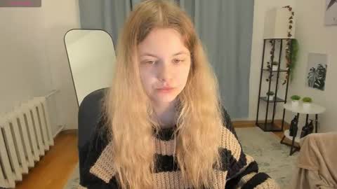 Snapshot of pixel_nest chatting on October 10, 2025, 6:12 am Olga online show from October 10, 2025, 6:12 am