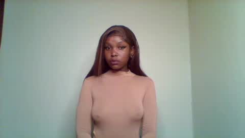 Snapshot of pixie_roman chatting on October 2, 2025, 7:37 am Majesty online show from October 2, 2025, 7:37 am