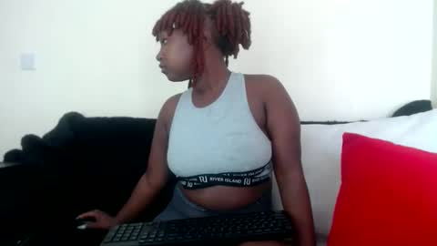 pixietease1 online show from September 17, 2025, 10:39 am