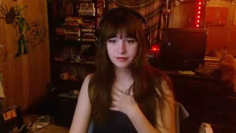 Izzy online show from December 1, 2025, 12:48 am