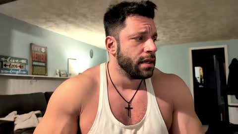 Snapshot of pizza_biceps chatting on May 6, 2026, 4:30 am pizza_biceps online show from May 6, 2026, 4:30 am