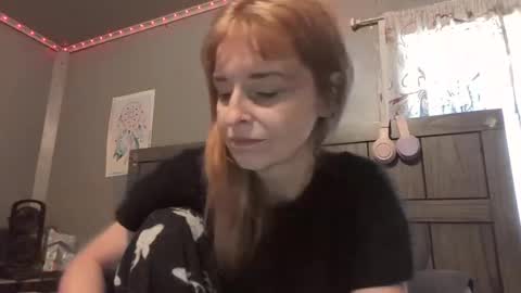 Snapshot of pizzedwife chatting on April 19, 2026, 4:17 pm pizzedwife online show from April 19, 2026, 4:17 pm
