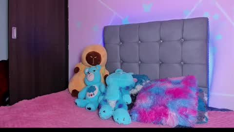 playboy_bunnyy online show from September 18, 2025, 5:37 pm