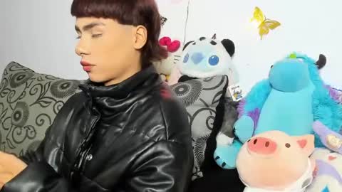playboy_bunnyy online show from June 16, 2026, 9:39 pm
