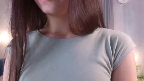 Lia online show from September 10, 2025, 2:17 pm