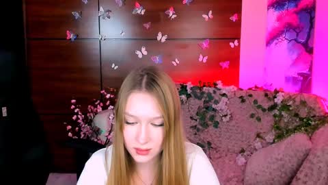 Sophie online show from February 2, 2025, 1:19 pm