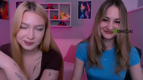 Snapshot of playful_sophie chatting on June 3, 2026, 7:19 pm Sophie online show from June 3, 2026, 7:19 pm