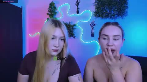 Snapshot of playful_sophie chatting on July 7, 2026, 7:29 pm Sophie online show from July 7, 2026, 7:29 pm