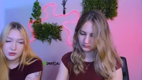 Snapshot of playful_sophie chatting on July 8, 2026, 7:18 pm Sophie online show from July 8, 2026, 7:18 pm