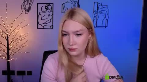 Snapshot of playful_sophie chatting on July 18, 2026, 7:06 pm Sophie online show from July 18, 2026, 7:06 pm
