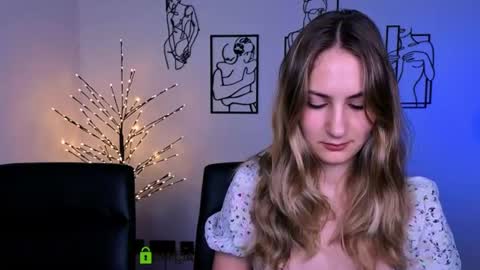 Snapshot of playful_sophie chatting on August 6, 2026, 7:16 pm Sophie online show from August 6, 2026, 7:16 pm