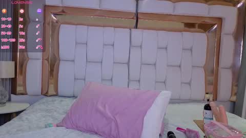 Snapshot of playfulcurvymommy chatting on September 21, 2025, 12:51 pm Scarlett online show from September 21, 2025, 12:51 pm