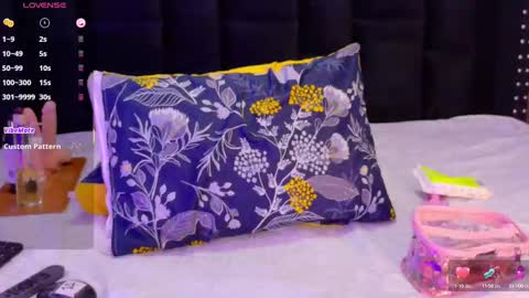 Snapshot of playfulcurvymommy chatting on September 28, 2025, 7:41 pm Scarlett online show from September 28, 2025, 7:41 pm