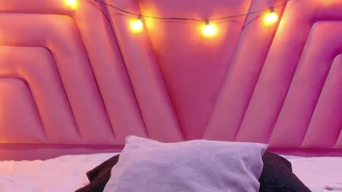 Snapshot of playfulcurvymommy chatting on October 5, 2025, 7:45 pm Scarlett online show from October 5, 2025, 7:45 pm