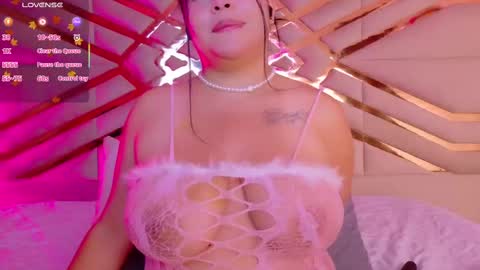 Snapshot of playfulcurvymommy chatting on October 11, 2025, 9:02 pm Scarlett online show from October 11, 2025, 9:02 pm