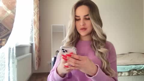 Snapshot of playfuldoll18 chatting on October 6, 2025, 8:23 am Mia online show from October 6, 2025, 8:23 am