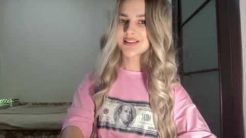 Snapshot of playfuldoll18 chatting on October 12, 2025, 8:41 pm Mia online show from October 12, 2025, 8:41 pm