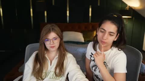 Snapshot of playhard054 chatting on April 23, 2026, 10:47 am Lana online show from April 23, 2026, 10:47 am