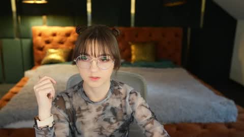 Snapshot of playhard054 chatting on May 6, 2026, 10:20 am Lana online show from May 6, 2026, 10:20 am