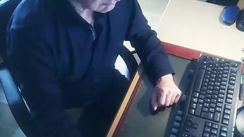 littlenounours online show from February 6, 2026, 8:29 am