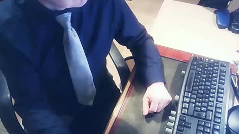 littlenounours online show from February 13, 2026, 8:43 am