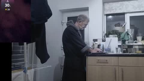 Play Me online show from November 16, 2025, 3:23 am