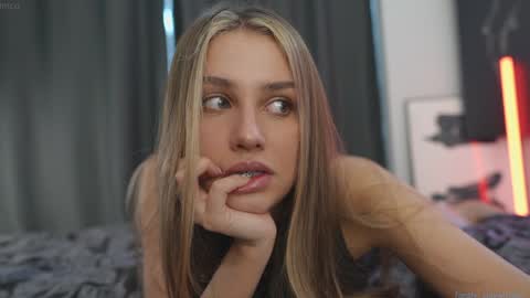 21 y.o Mila online show from February 20, 2026, 6:26 am