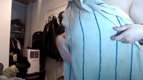 pleasantdinosaurus7537 online show from October 7, 2025, 4:31 am