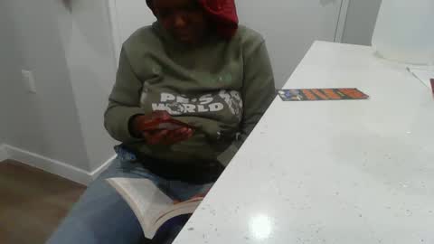 pleasepadrona online show from February 20, 2025, 10:04 pm