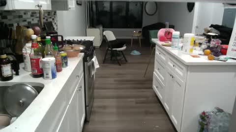 pleasepadrona online show from February 1, 2026, 2:10 am