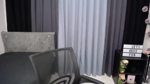 LAUREEN online show from February 8, 2025, 3:10 pm