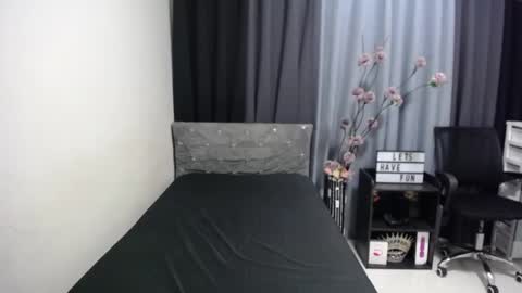 LAUREEN online show from February 4, 2026, 10:43 am