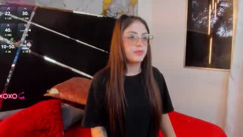 JUAN AND JULI online show from September 22, 2025, 10:34 pm