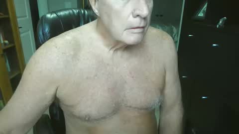 Snapshot of pleeeezeher chatting on April 6, 2026, 8:21 pm pleeeezeher online show from April 6, 2026, 8:21 pm