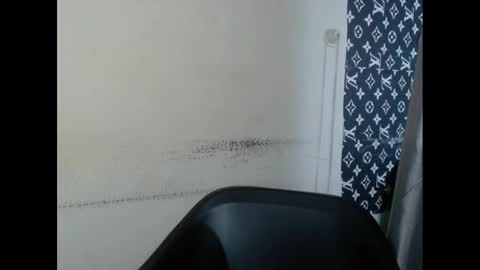 plumnjuicyx online show from January 26, 2025, 8:34 pm