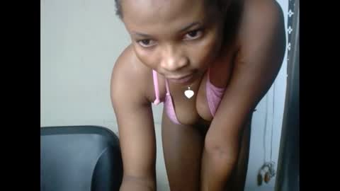 plumnjuicyx online show from February 9, 2025, 7:27 am